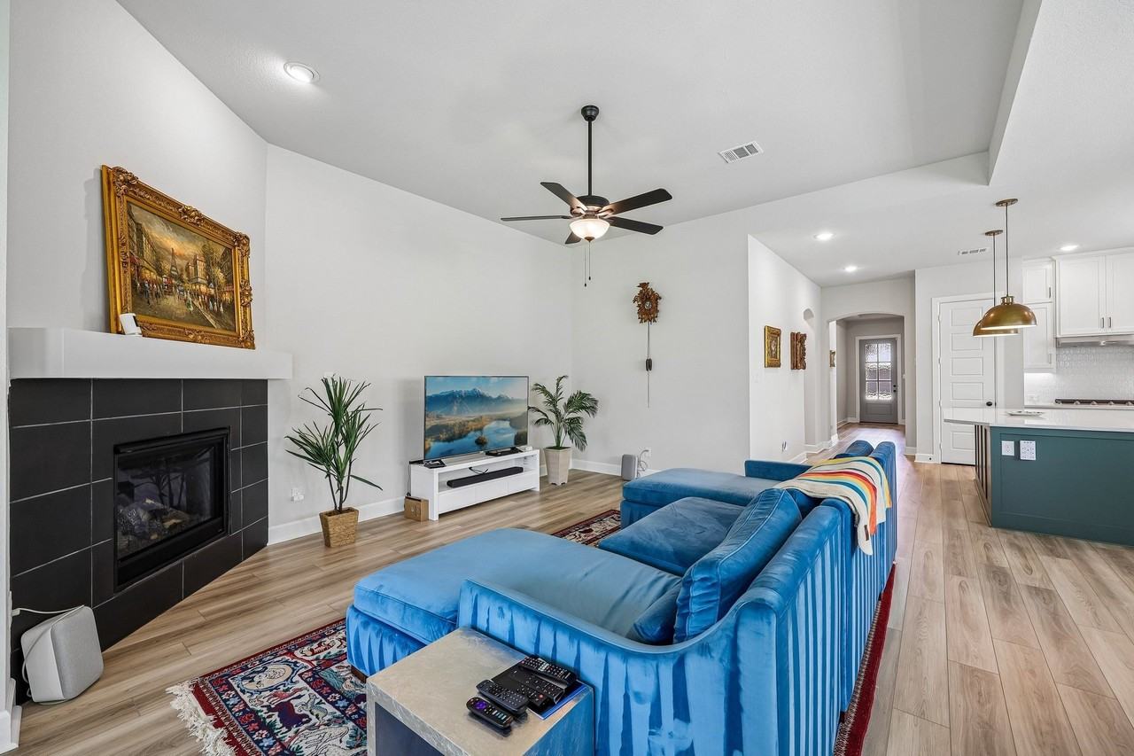 1609 19th St - Photo 6 of 29