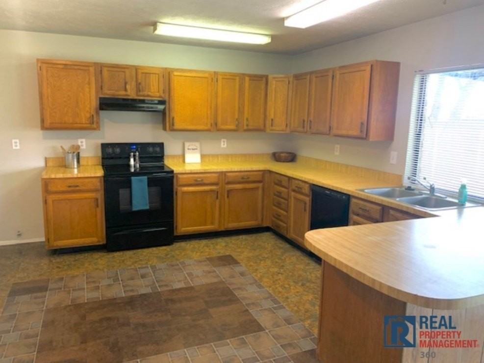 3824 Hackberry Ln - Photo 4 of 10