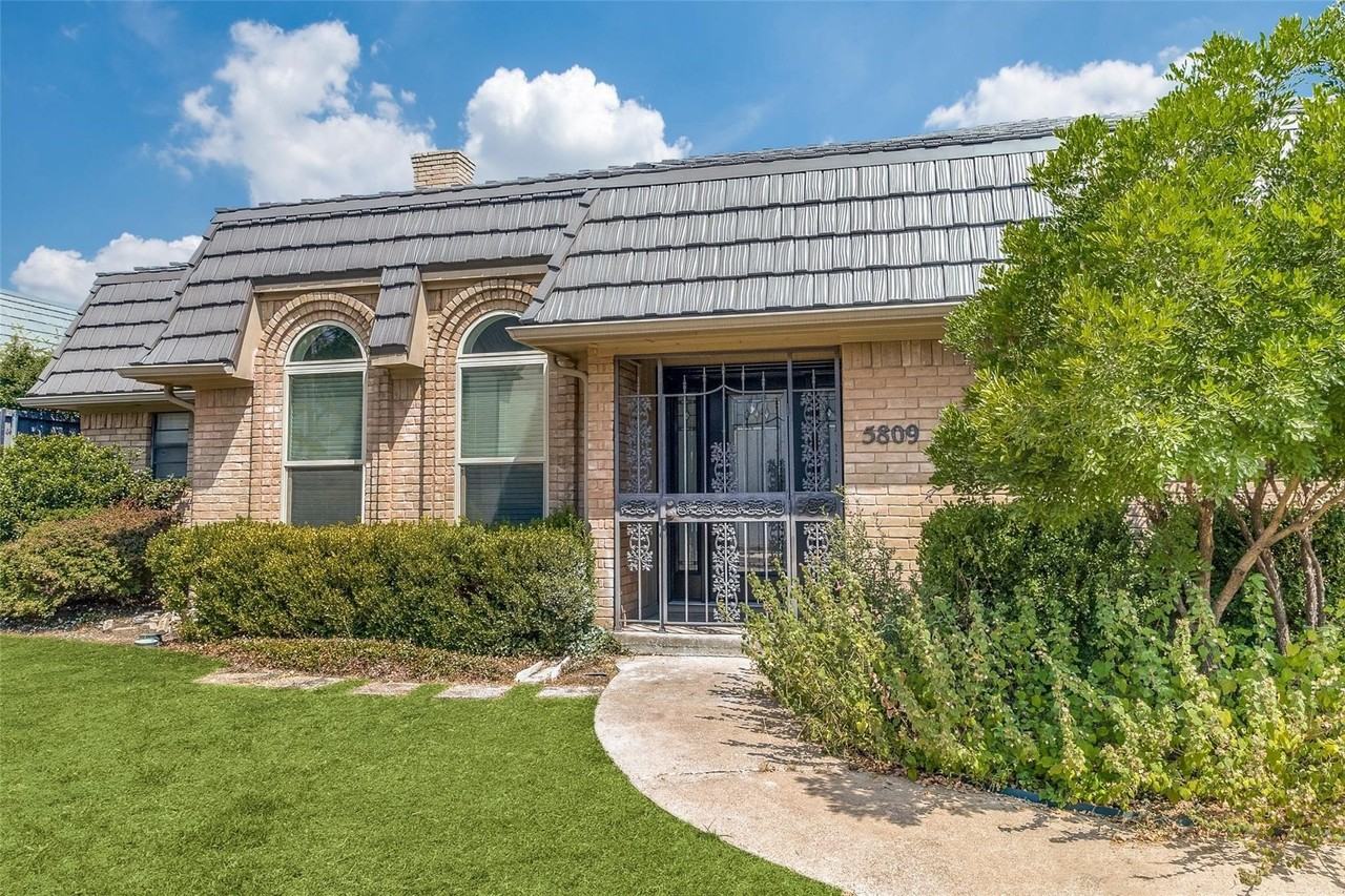 5809 Orchid Ln