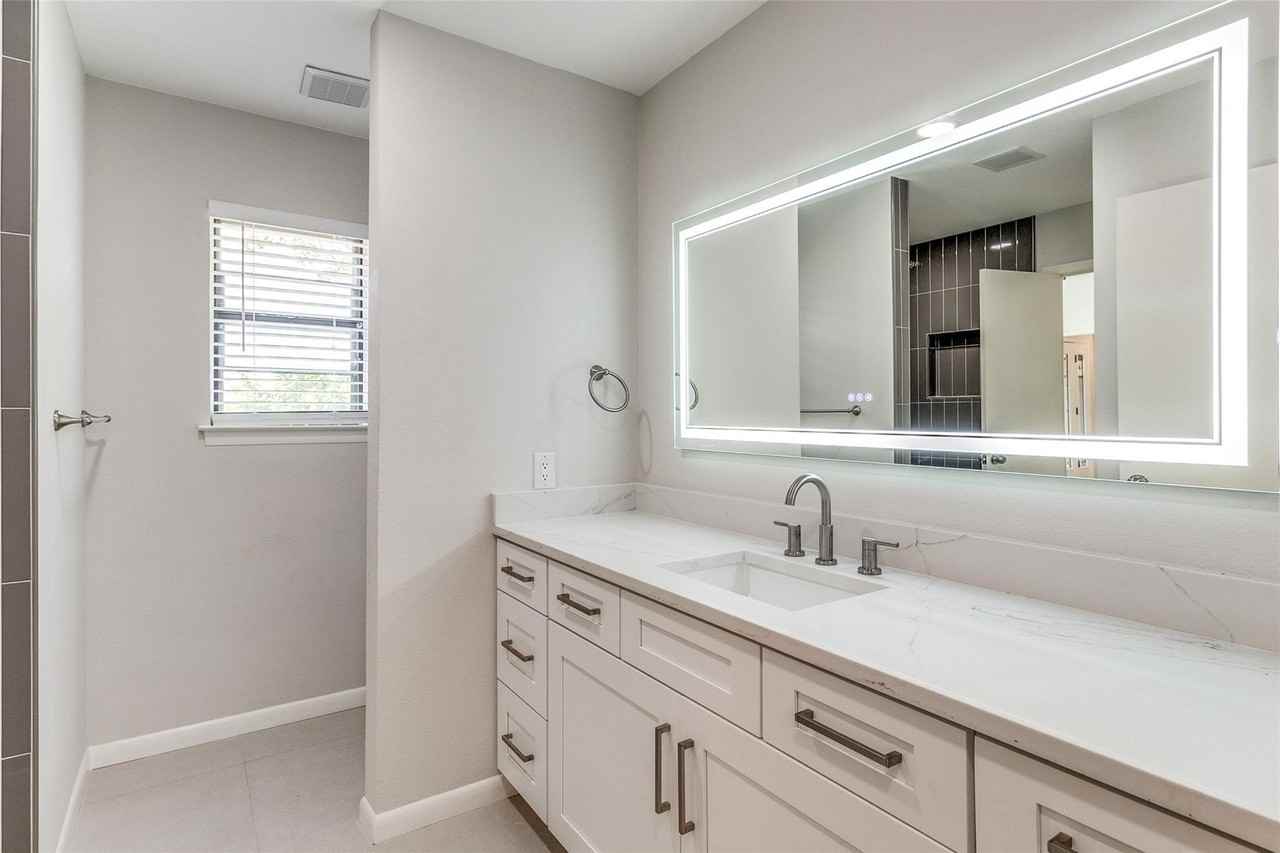 5809 Orchid Ln - Photo 4 of 13