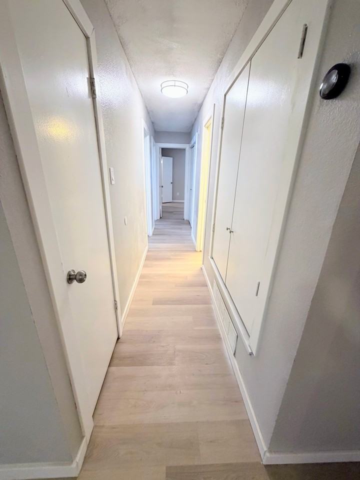 7501 April Ln - Photo 7 of 17