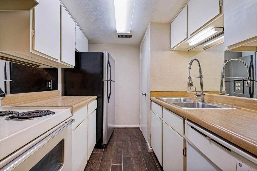 3827 Gilbert Ave #109 - Photo 7 of 12