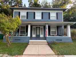 featured image of 415 W Franklin St