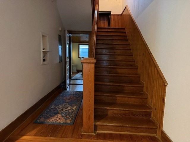 415 W Franklin St - Photo 2 of 26
