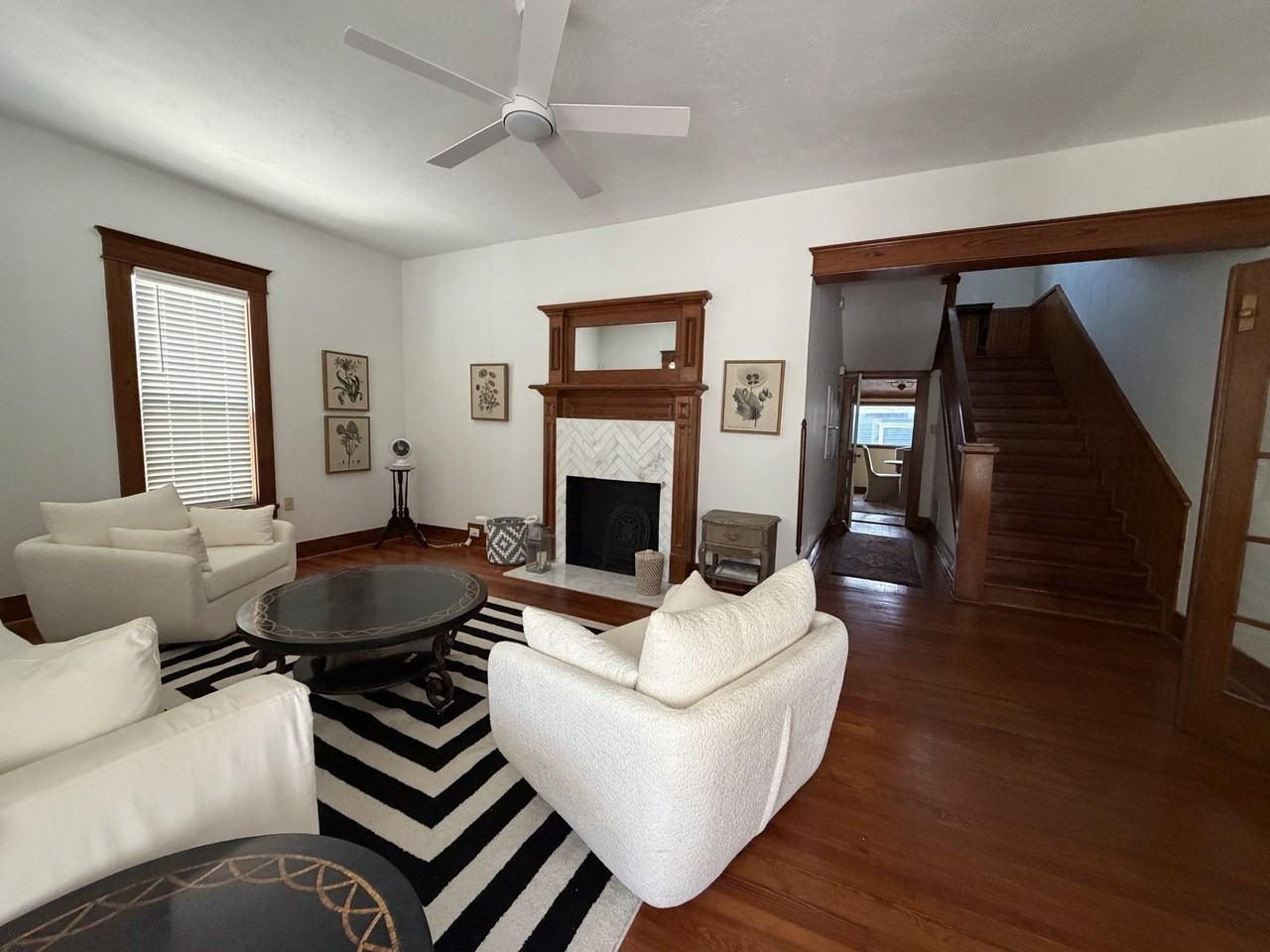 415 W Franklin St - Photo 3 of 26