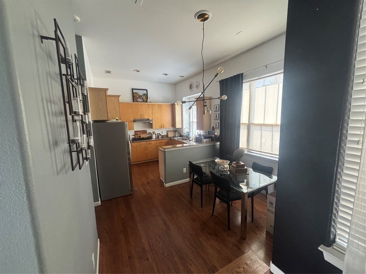 4116 N Hall St - Photo 7 of 17
