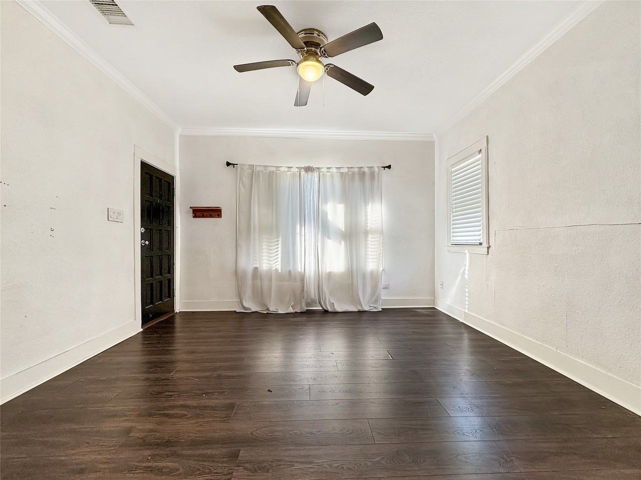 2847 Metropolitan Ave - Photo 4 of 8