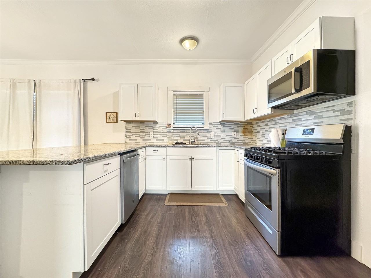 2847 Metropolitan Ave - Photo 6 of 8