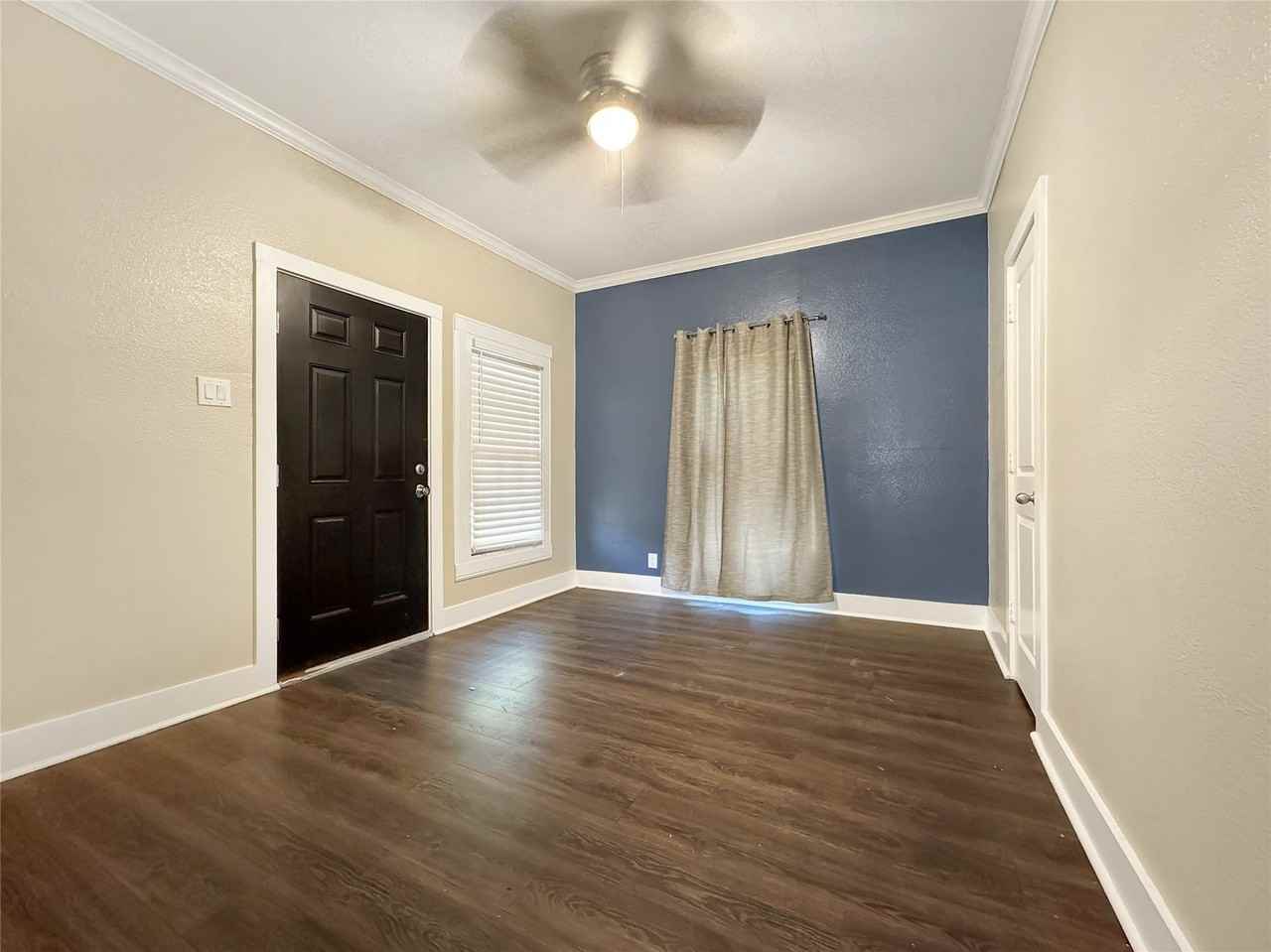 2847 Metropolitan Ave - Photo 7 of 8