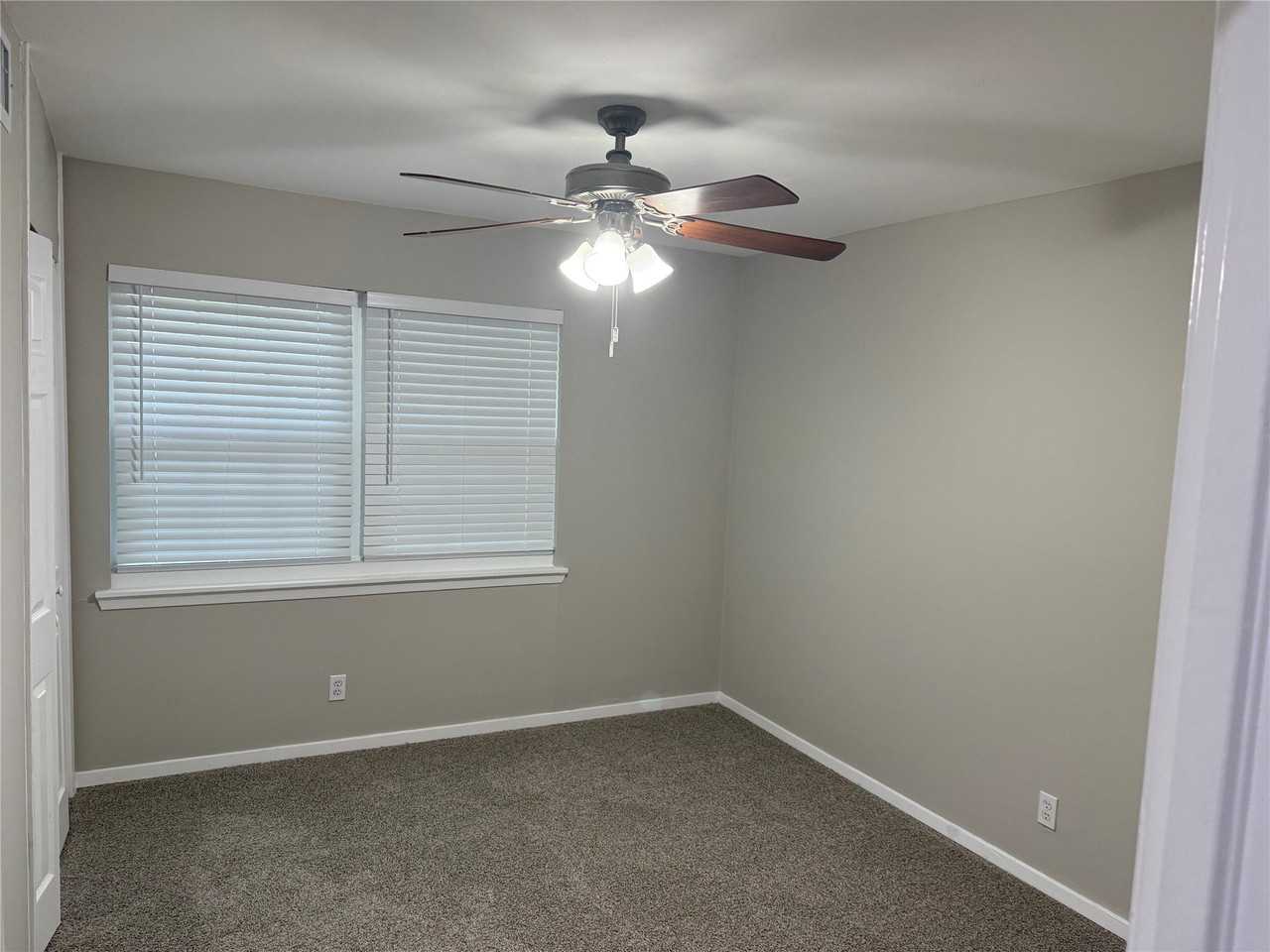 2439 Maverick Ave - Photo 4 of 10