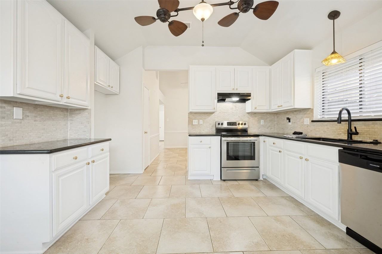 2515 Mountainview Dr - Photo 5 of 12