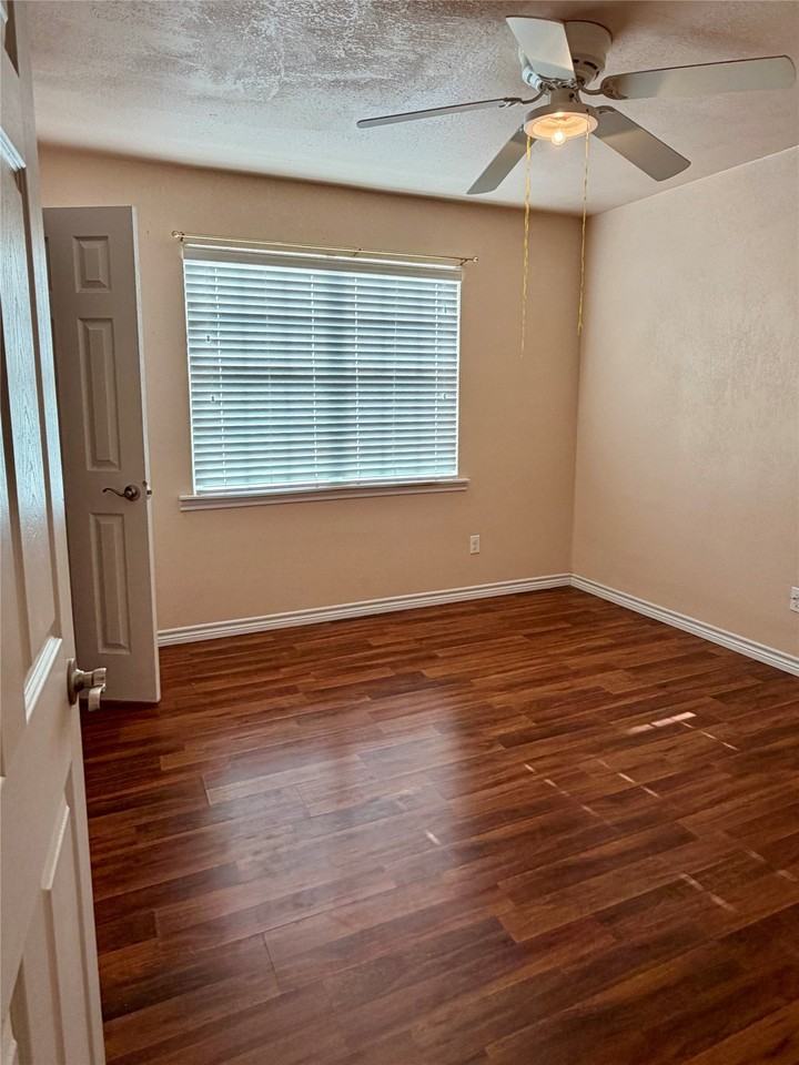 1402 Westmoreland St - Photo 4 of 16