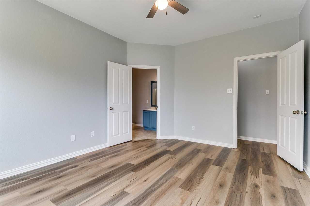 815 Creekside Dr - Photo 4 of 16