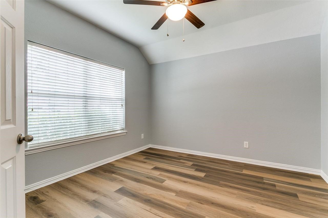 815 Creekside Dr - Photo 5 of 16