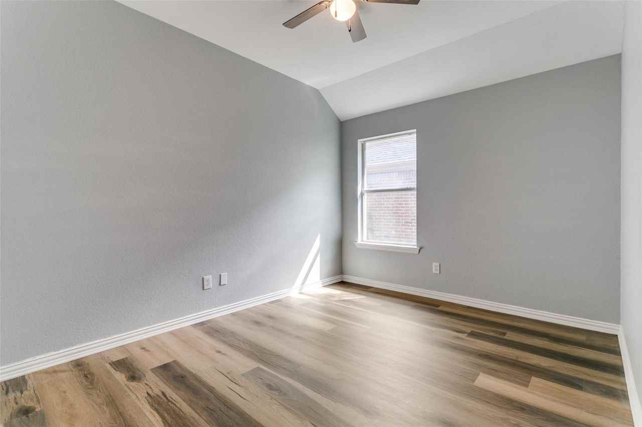 815 Creekside Dr - Photo 6 of 16