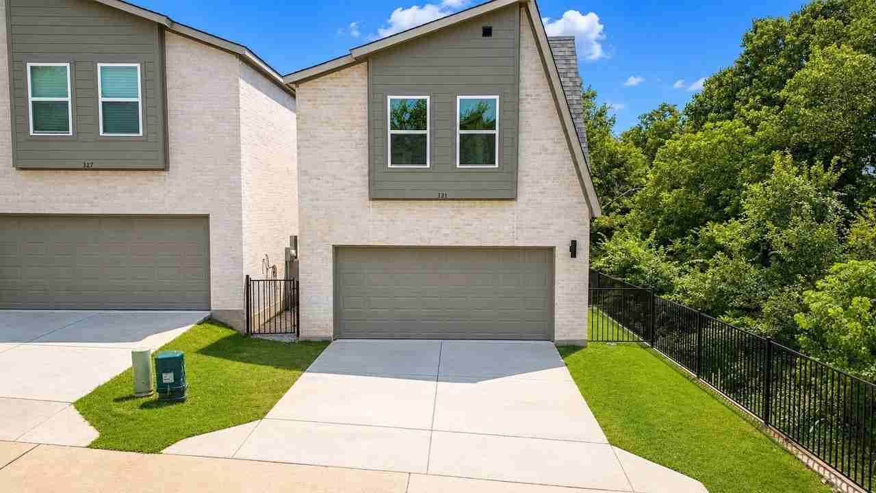 321 Oakbend Dr - Photo 7 of 30