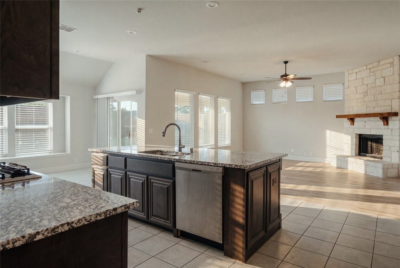 1514 Nighthawk Ln - Photo 5 of 28