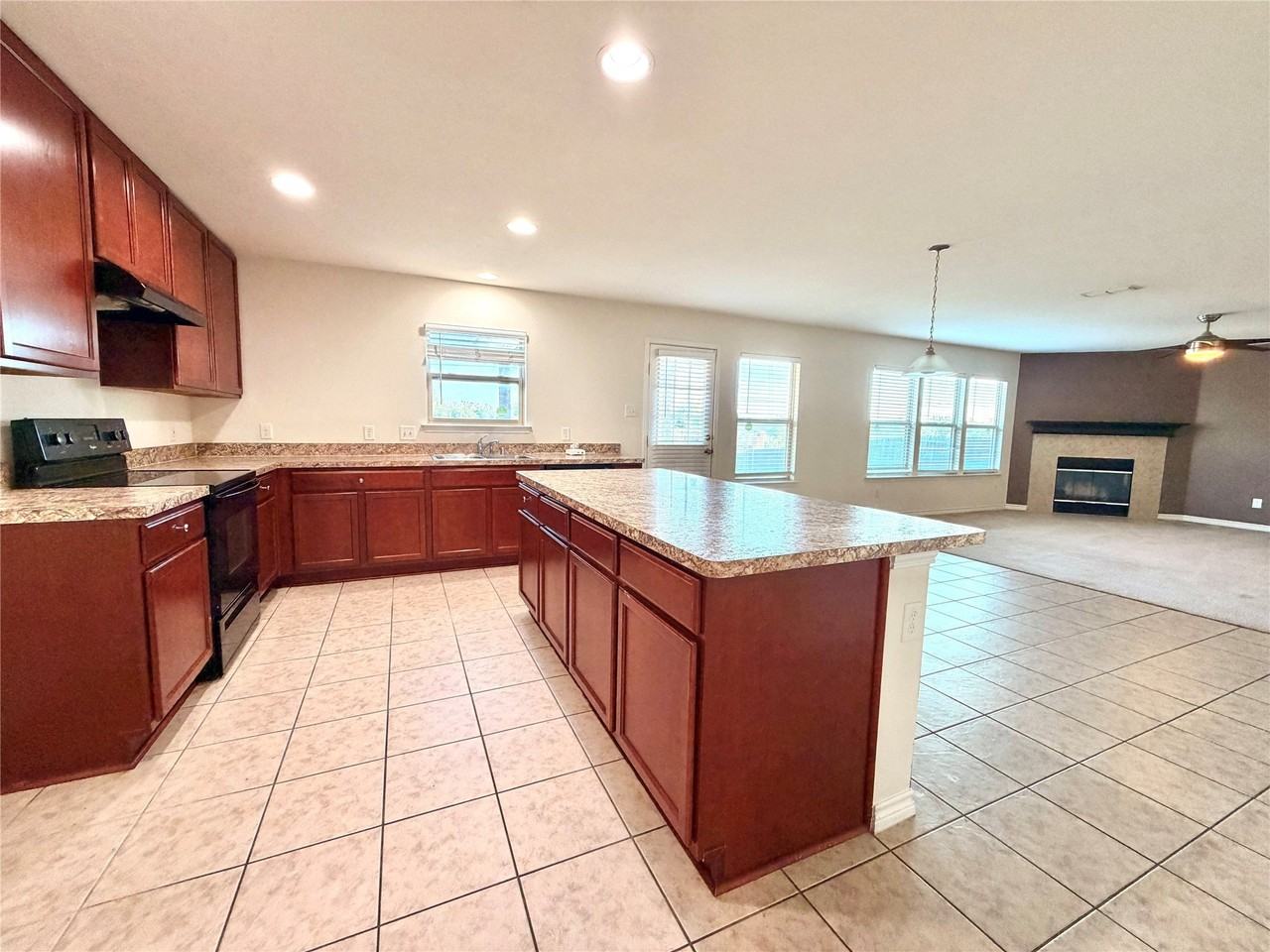 6309 Waterhill Ln - Photo 6 of 37