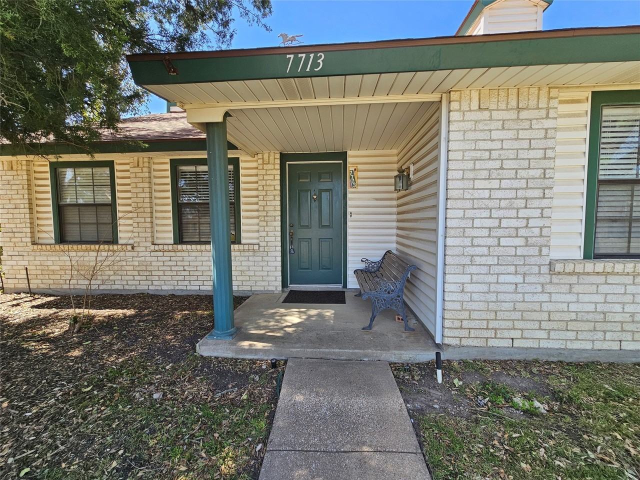 7713 Jerome Dr - Photo 2 of 27