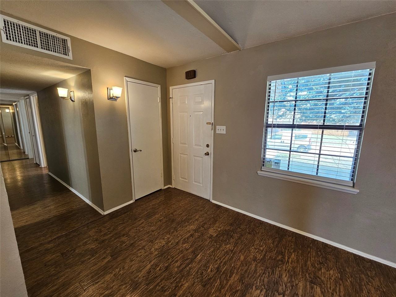 7713 Jerome Dr - Photo 3 of 27