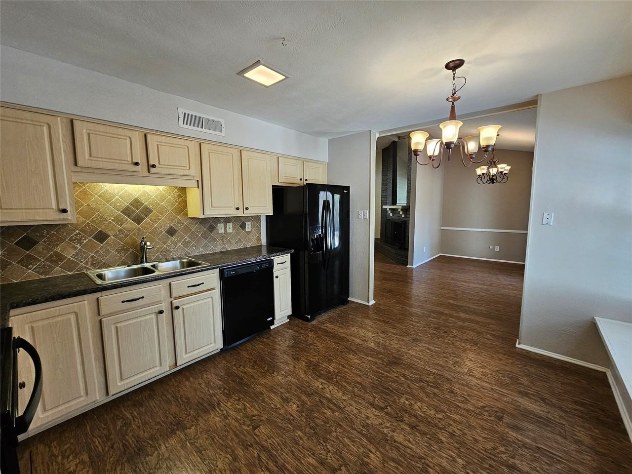 7713 Jerome Dr - Photo 4 of 27