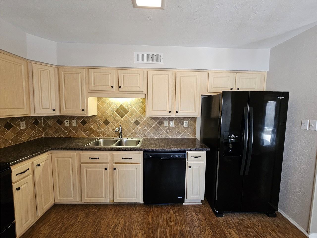 7713 Jerome Dr - Photo 6 of 27
