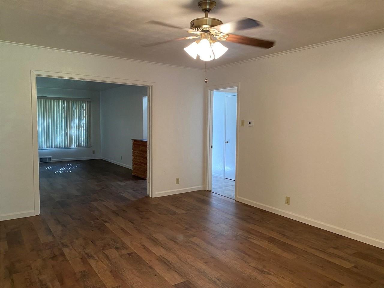 916 Ridgewood Ter - Photo 3 of 18