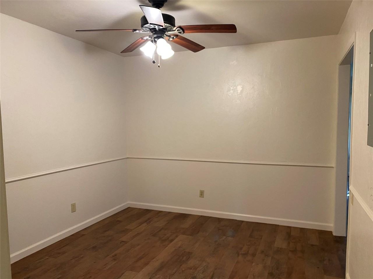 916 Ridgewood Ter - Photo 6 of 18