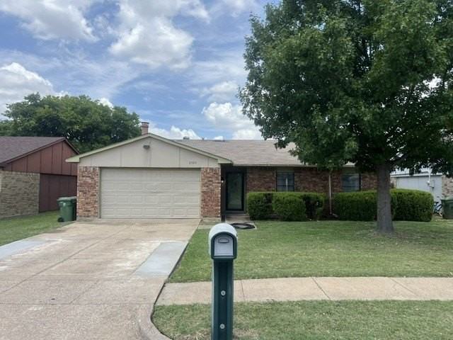 6925 Glenhurst Dr - Photo 2 of 24