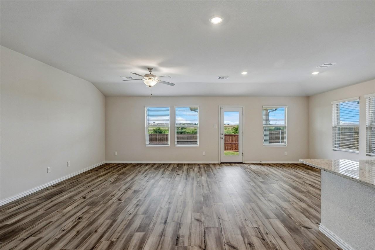 10440 Potawatomi Ln - Photo 5 of 29
