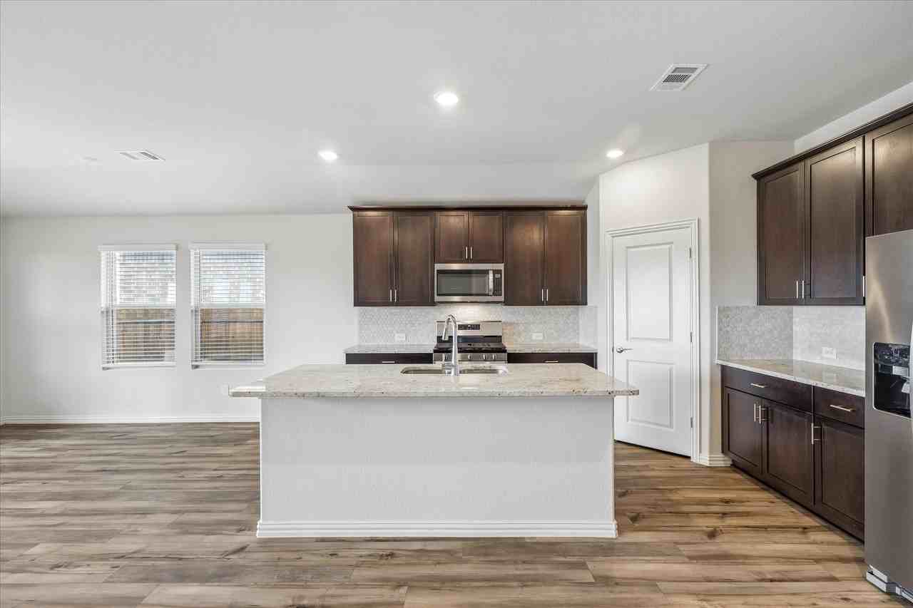 10440 Potawatomi Ln - Photo 7 of 29