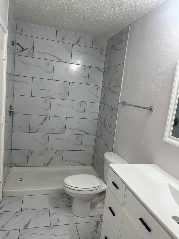 2621 Independence Dr - Photo 2 of 16