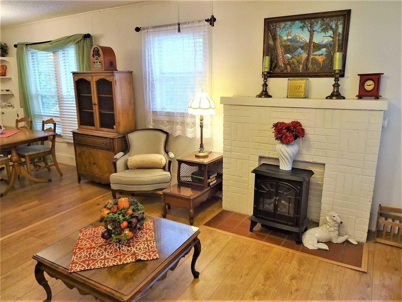815 Haynes St - Photo 6 of 12