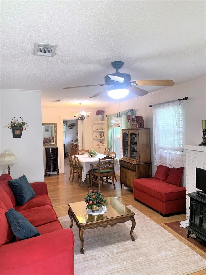 815 Haynes St - Photo 7 of 12