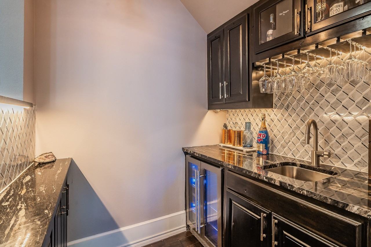5543 Miller Ave - Photo 7 of 39