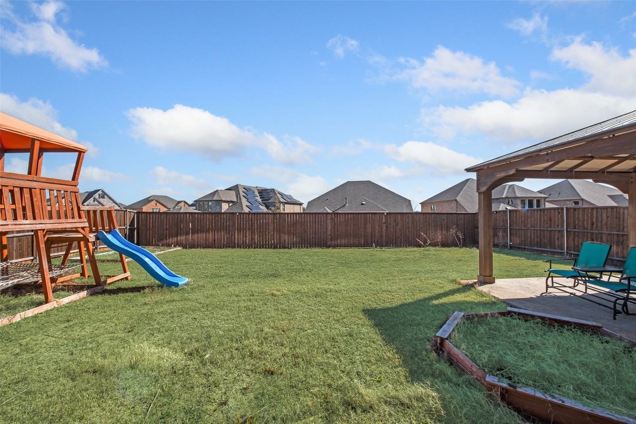 2112 Millwall Dr - Photo 3 of 24
