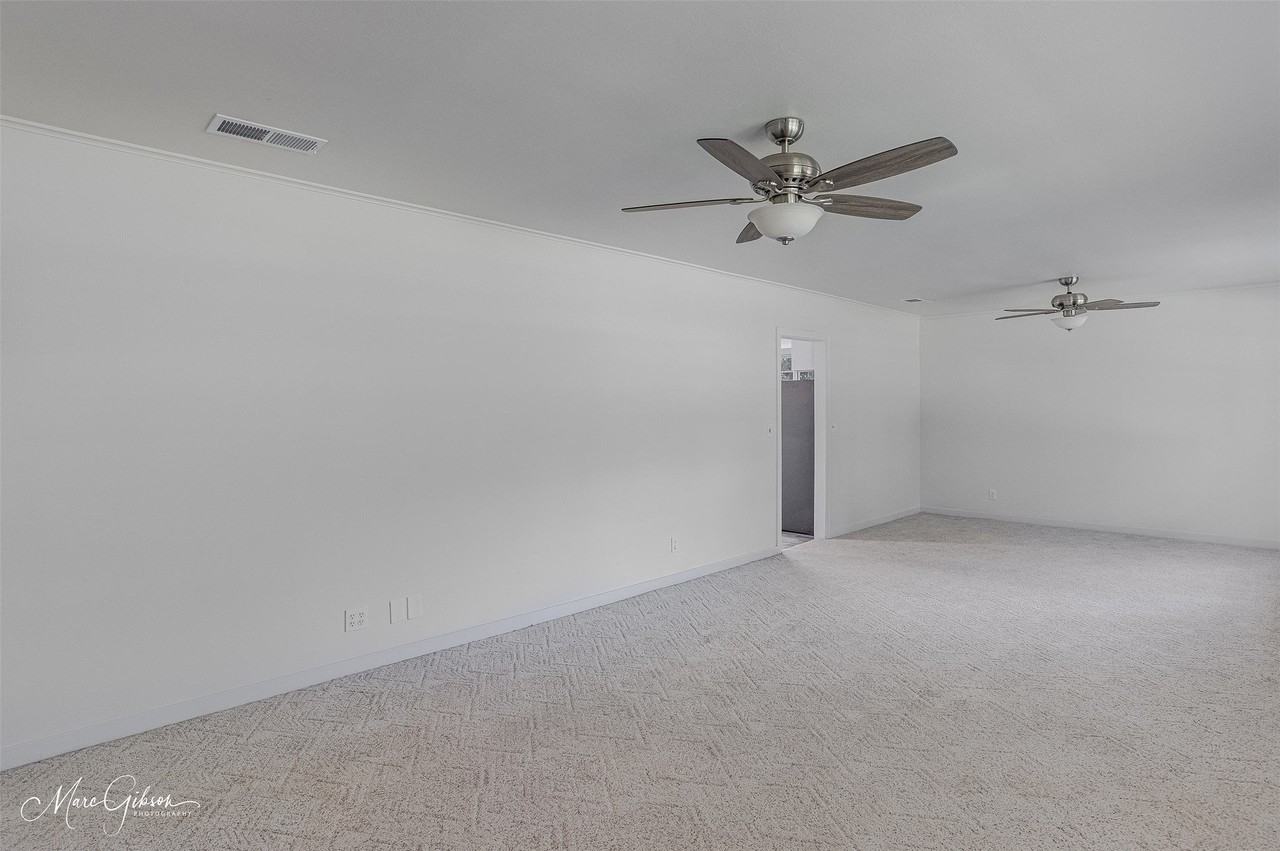 137 Lynn Ave - Photo 5 of 19