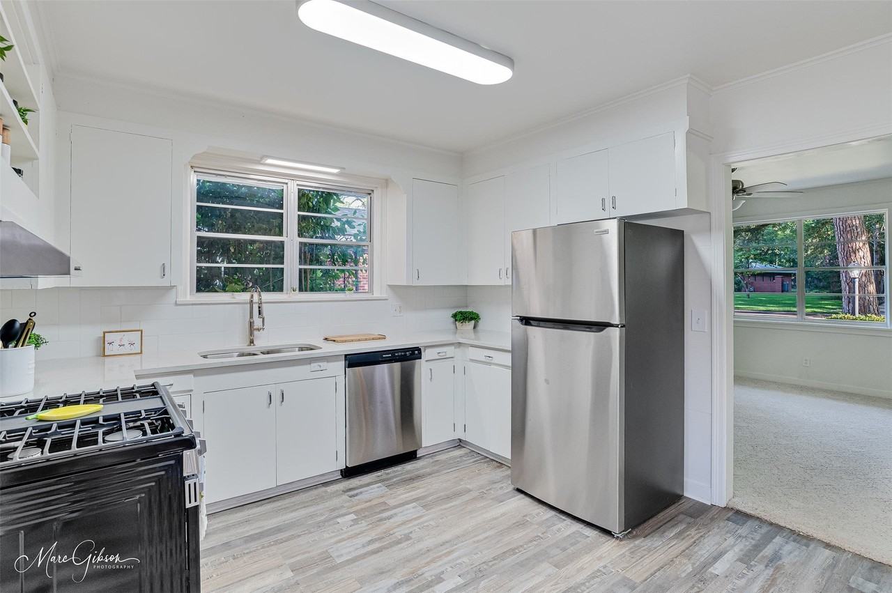 137 Lynn Ave - Photo 6 of 19
