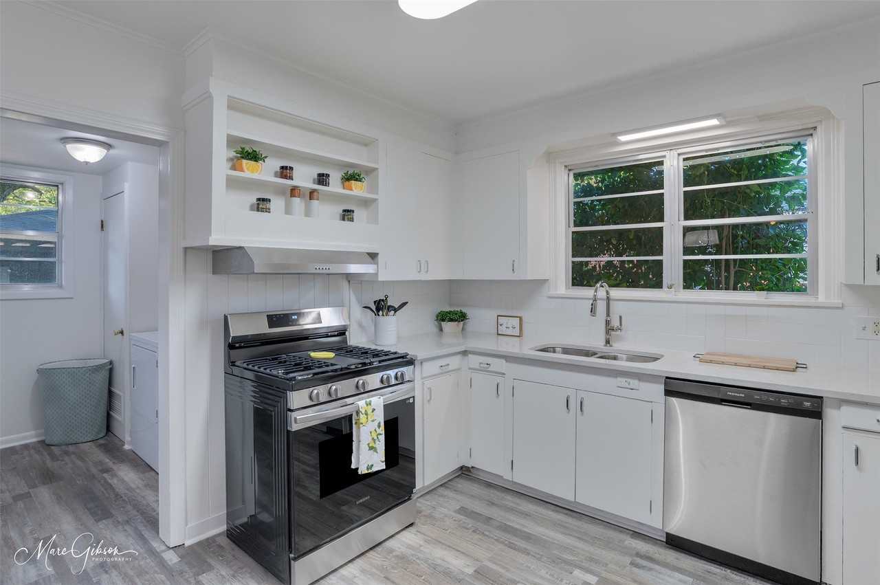 137 Lynn Ave - Photo 7 of 19
