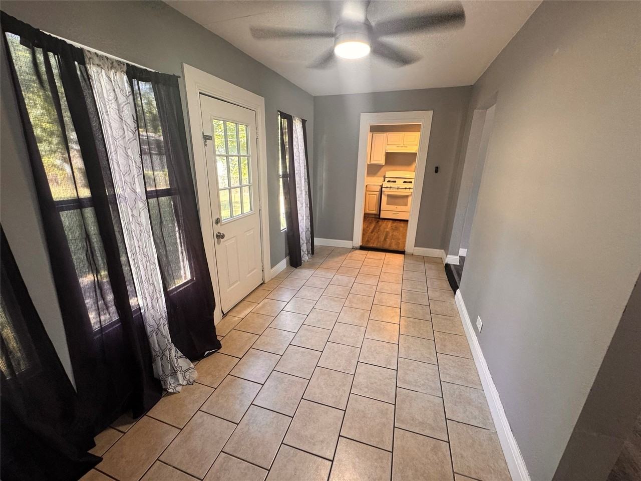 130 W Avenue D - Photo 5 of 13