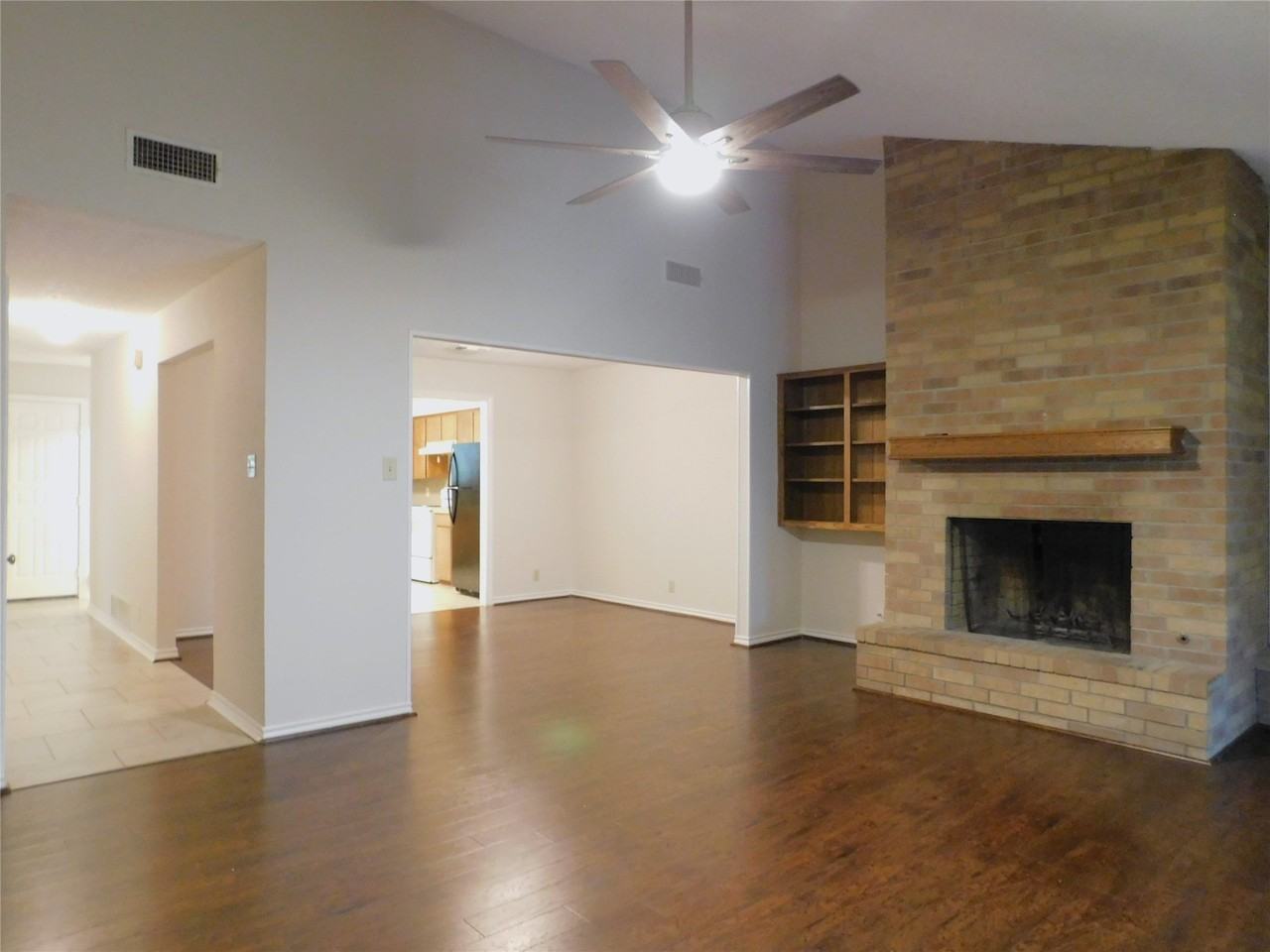 2204 Canterbury Ct - Photo 6 of 27