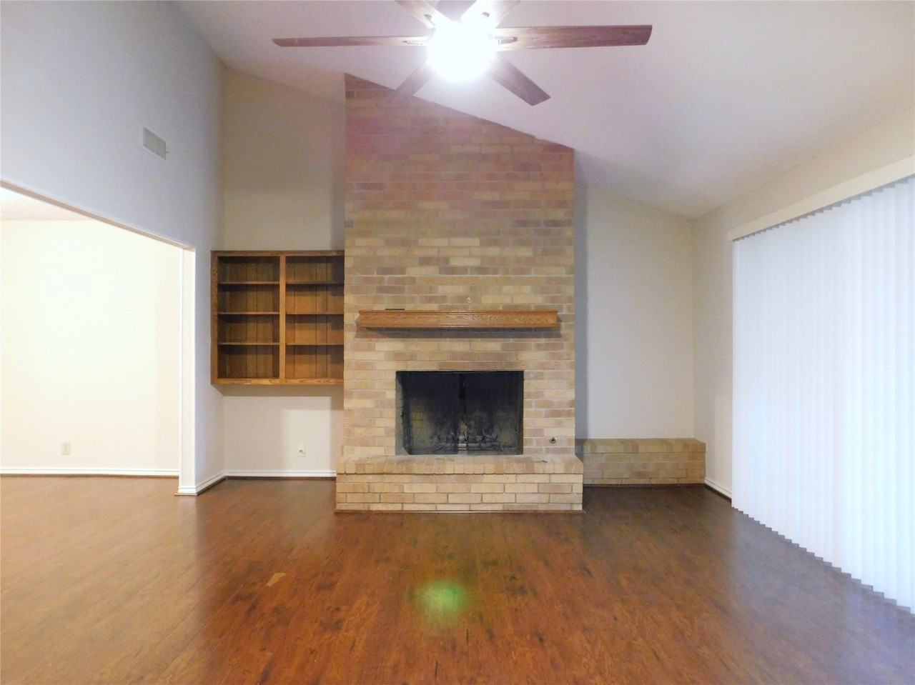 2204 Canterbury Ct - Photo 7 of 27