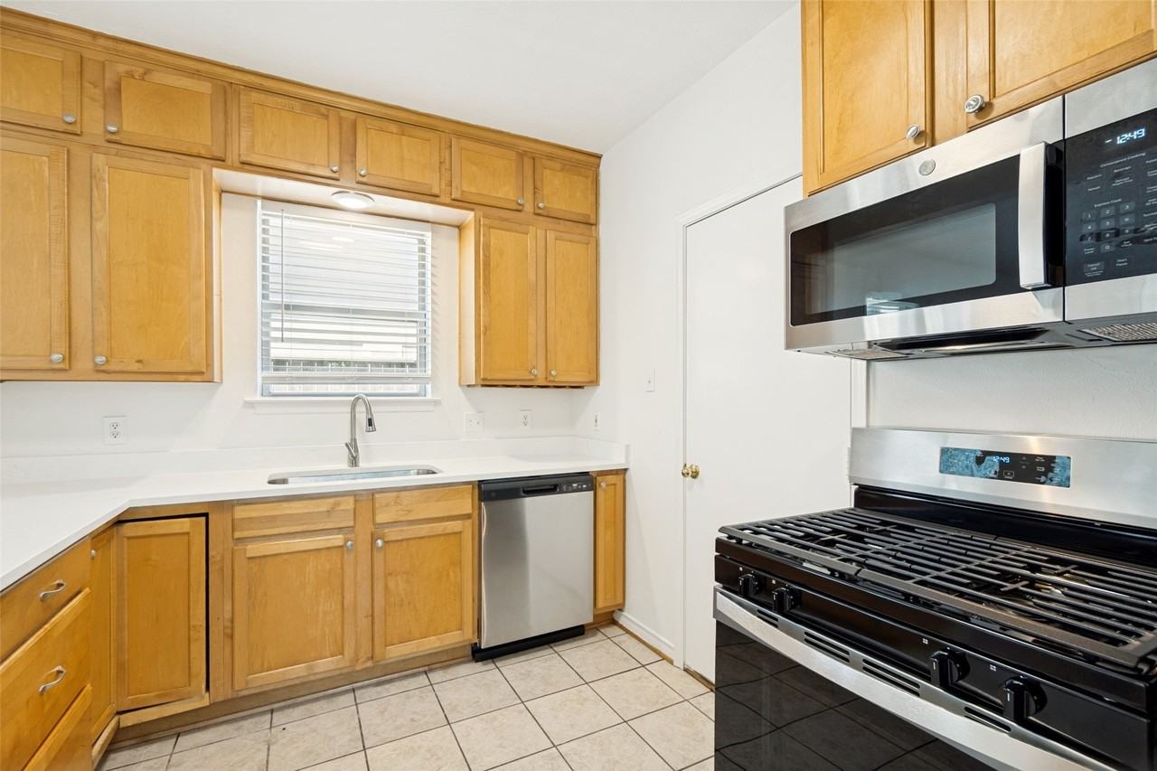 6025 Llano Ave - Photo 7 of 12
