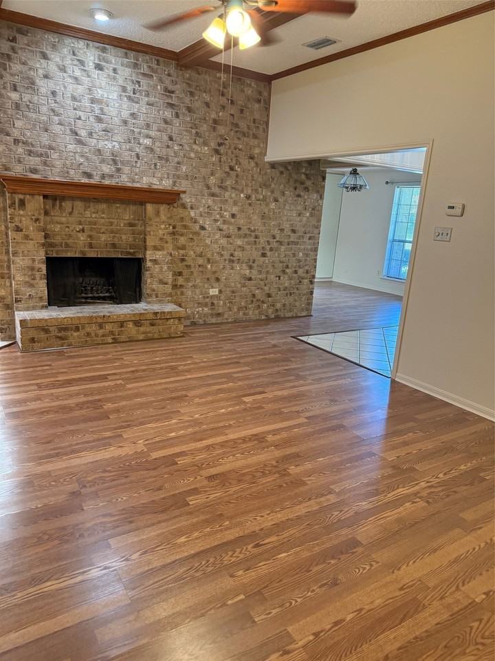 12922 Chandler Dr - Photo 2 of 10
