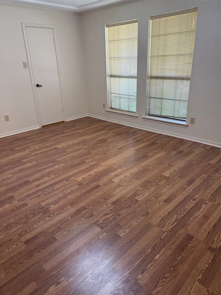 12922 Chandler Dr - Photo 4 of 10