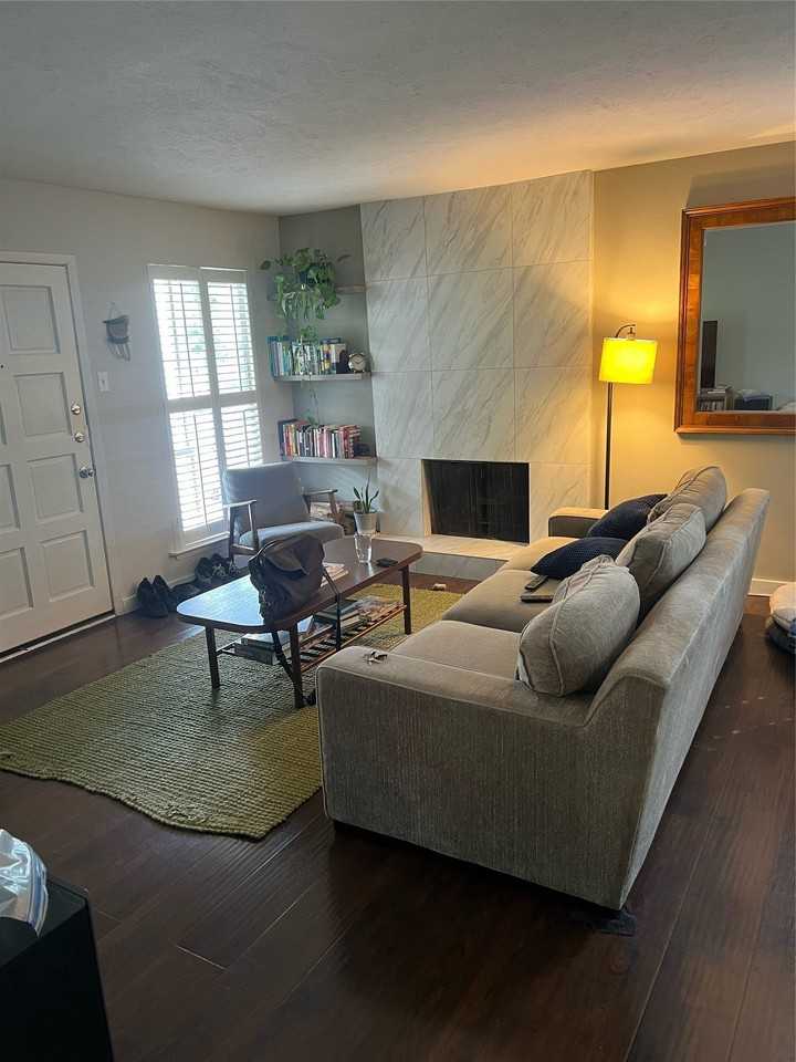 4231 Gilbert Ave #201 - Photo 2 of 5