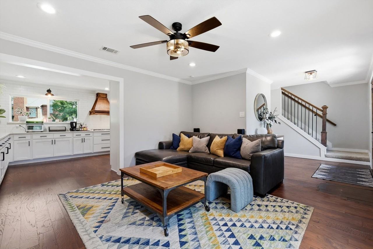 1641 Fuqua Dr - Photo 4 of 33
