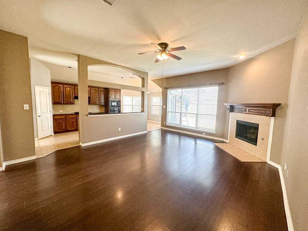 1715 Nestledown Dr - Photo 2 of 29