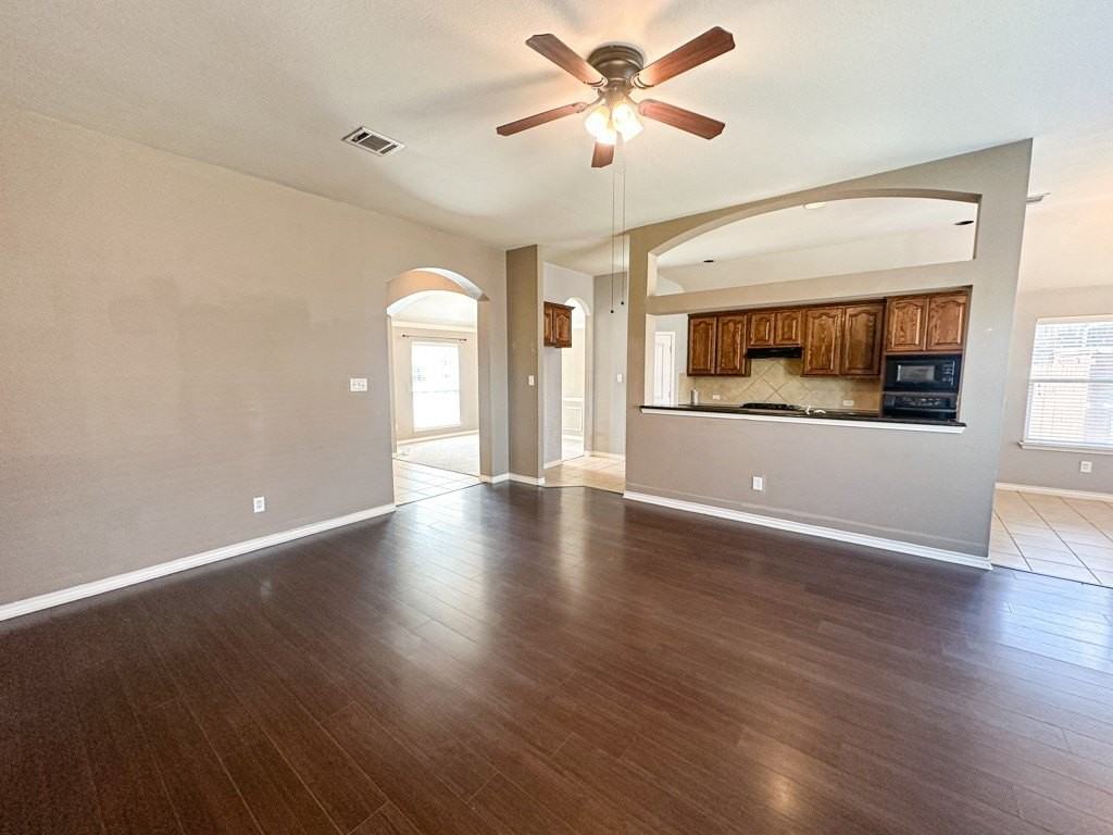 1715 Nestledown Dr - Photo 3 of 29