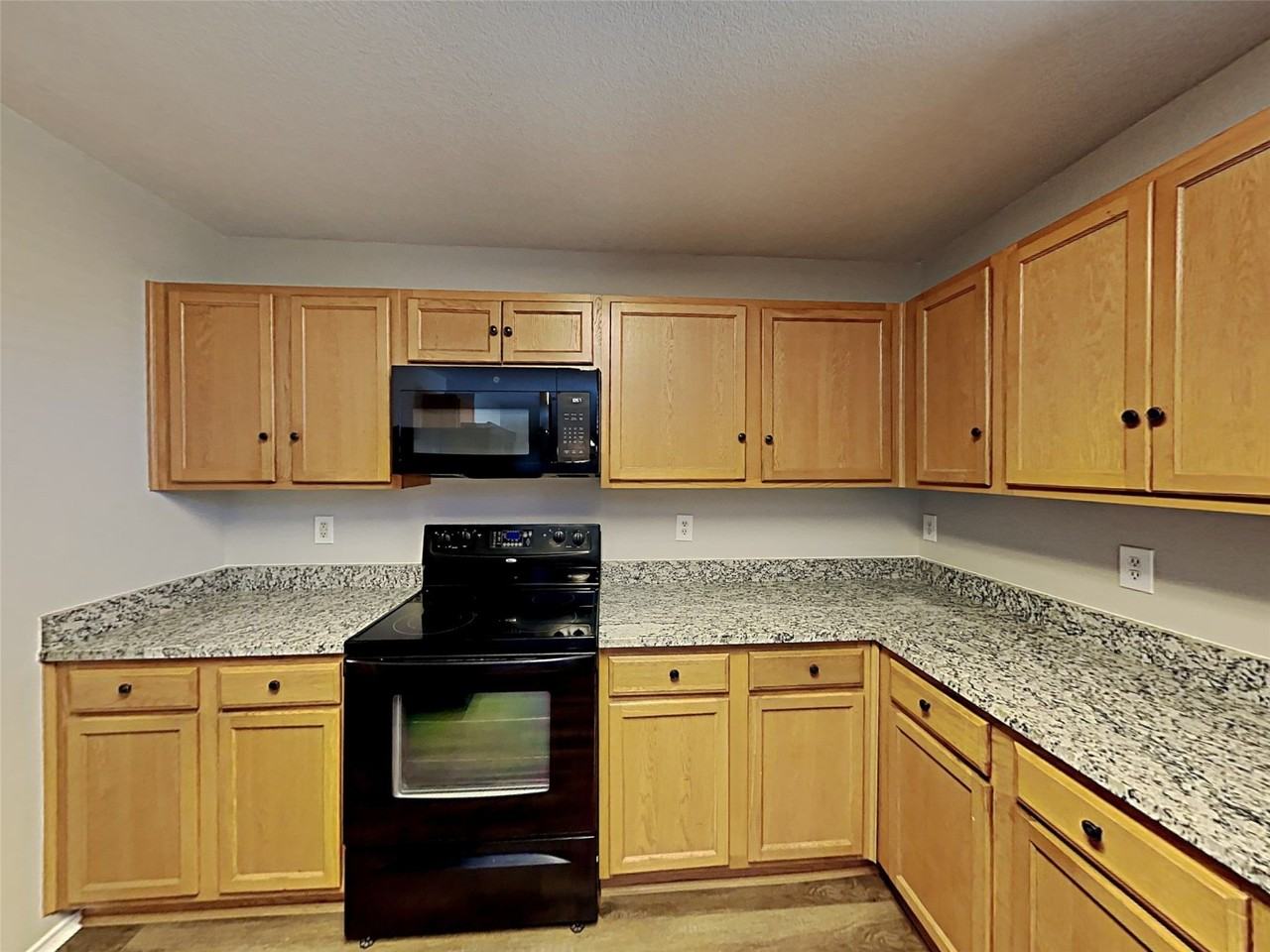 9020 Cheswick Dr - Photo 2 of 17